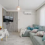 Lägenhet 1 минута до пляжа, кондиционер, барбекю, Wi-fi