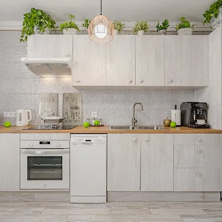 Apartament 1 минута до пляжа, кондиционер, барбекю, Wi-fi *