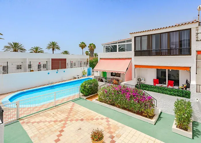 Apartment 1 минута до пляжа, кондиционер, барбекю, Wi-fi